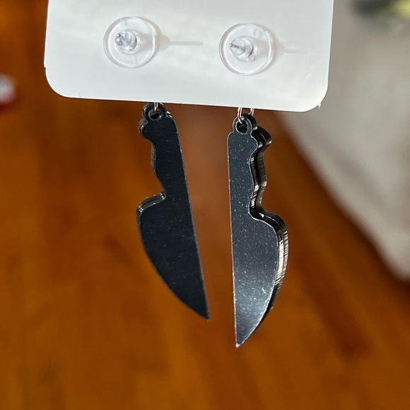 Scream Ghost face Movie Earrings Smaller Halloween - Picture 3 of 3